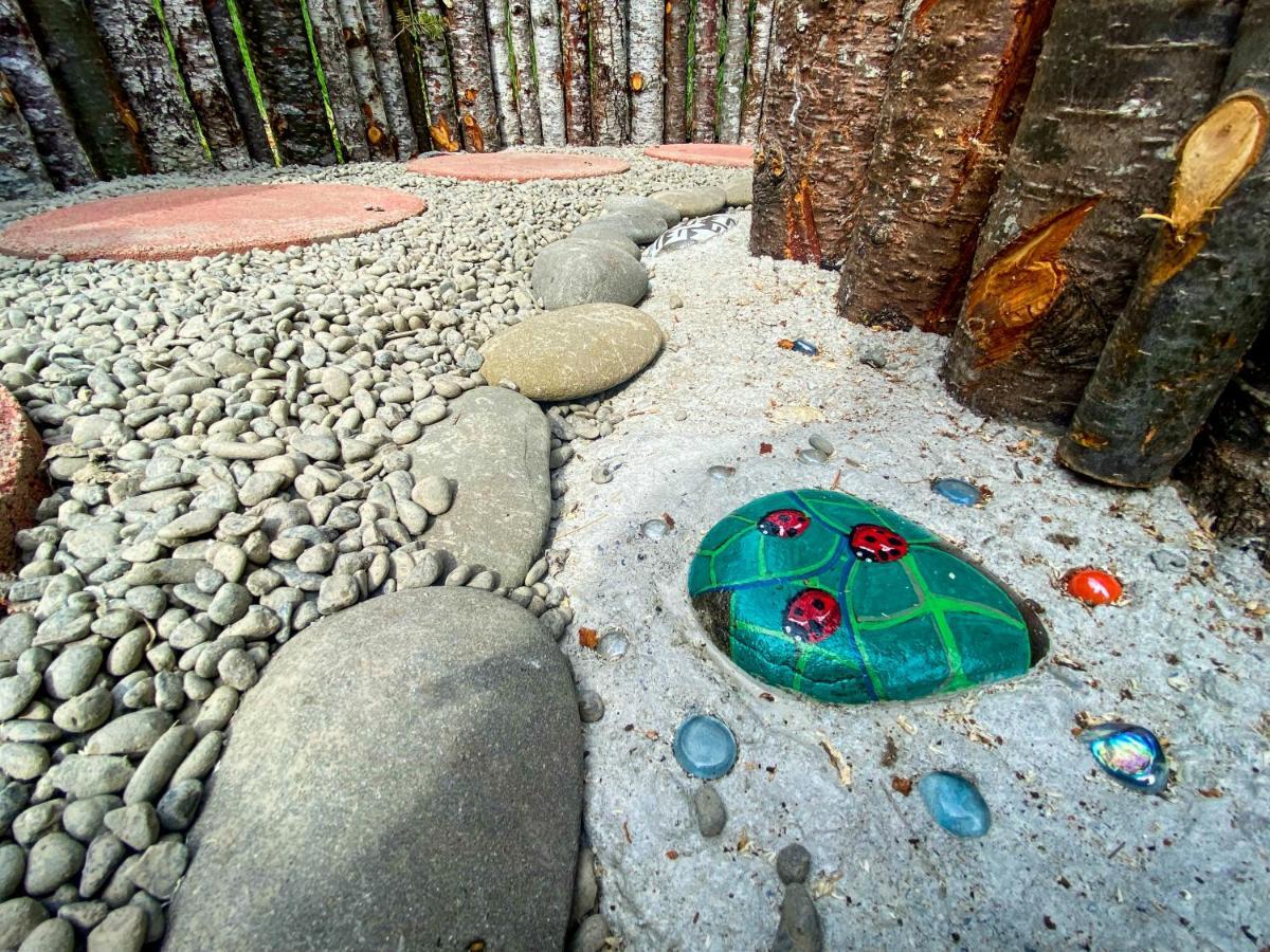 ホテル Glamping In The Redwoods With A Hot Tub! ガーバービル エクステリア 写真